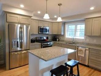 4th image of 10 Woods Ln