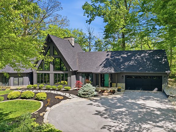 3rd image of 940 Tillson Dr