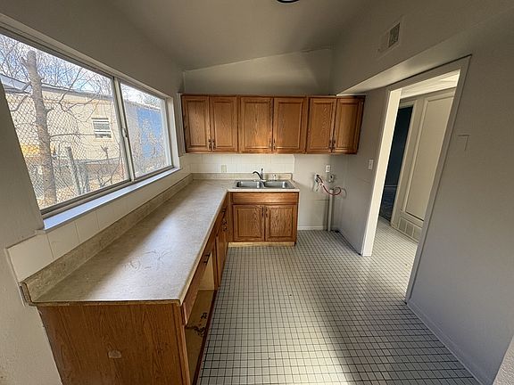 3rd image of 2821 E 40th Pl N