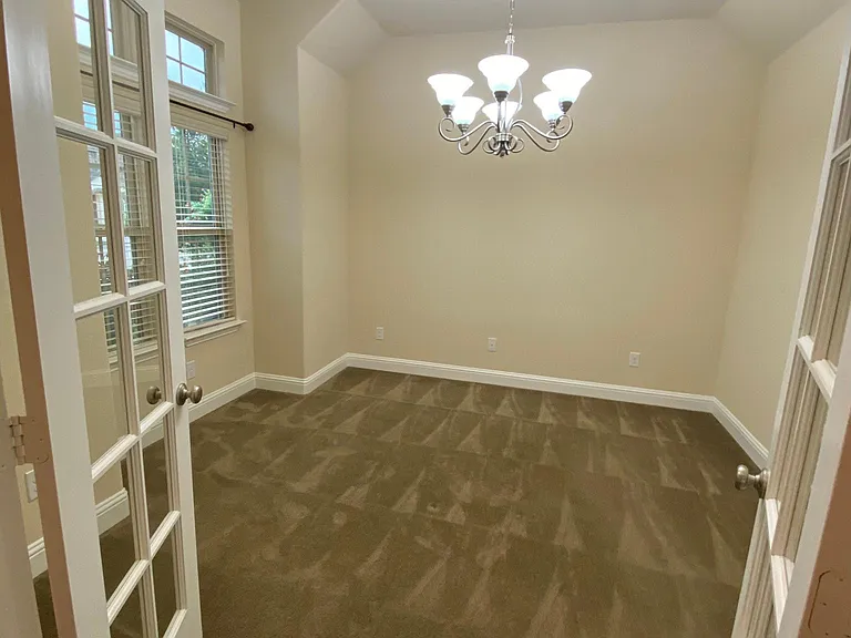 15517 Pioneer Bluff Trl — Photo 5