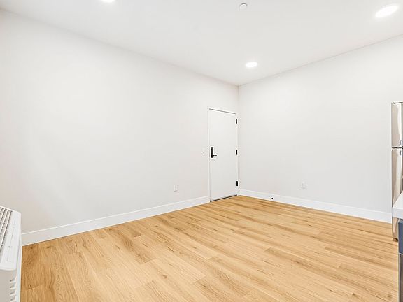 3rd image of 4381 NE Prescott St #306