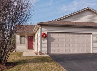 44 S Walnut Dr, North Aurora, IL 60542