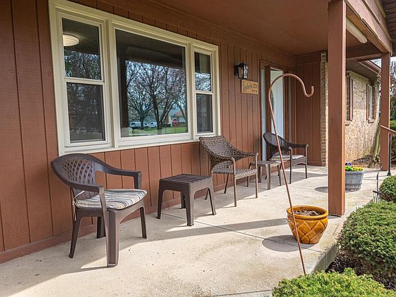 4th image of 2216 Ronnie Ln