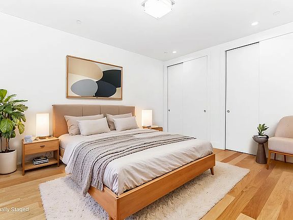 3rd image of 50 Murray St #936