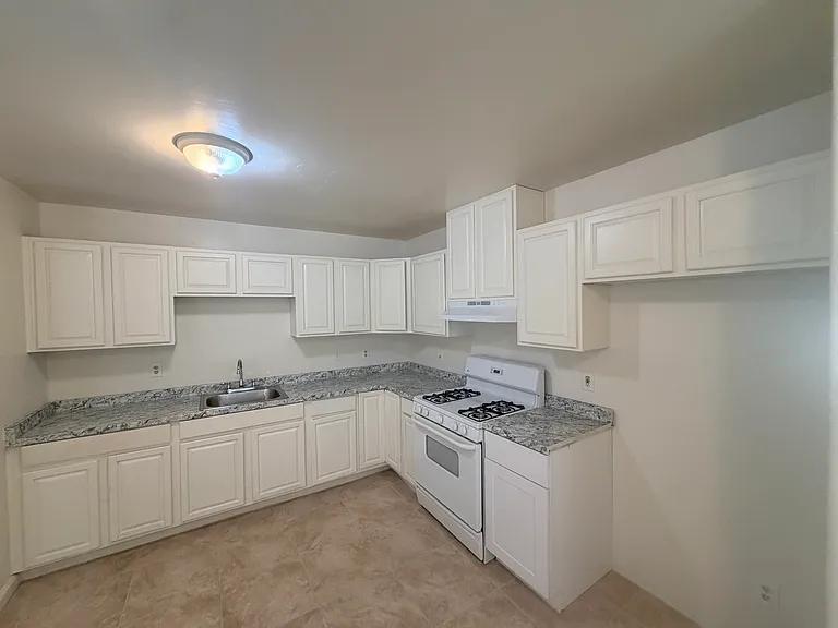 1803 Larcus Ave #A — Photo 11