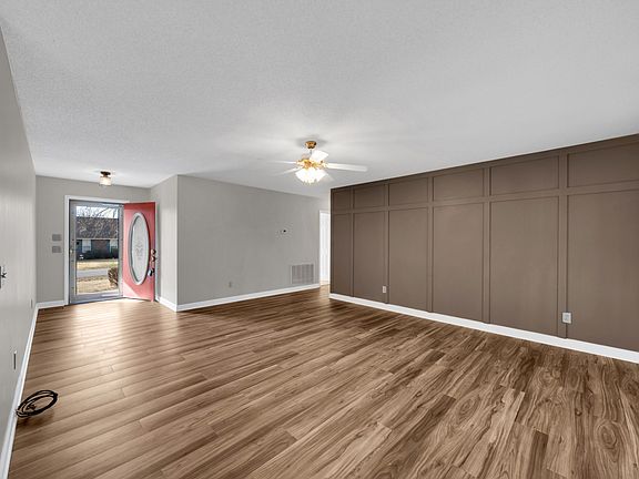 4th image of 170 Brandi Cir
