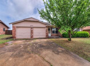 403 Crest Ln, Noble, OK 73068