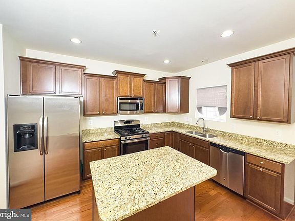 5th image of 2852 Hedgerow Pl