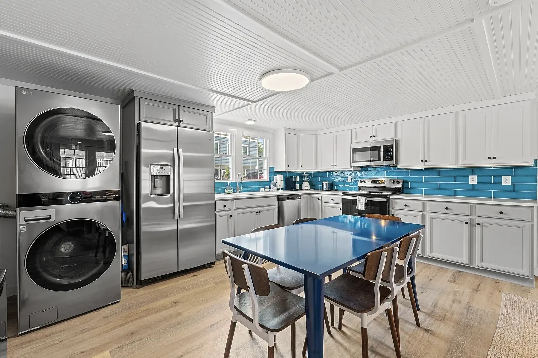 3 bed, $2,200 — Photo 4