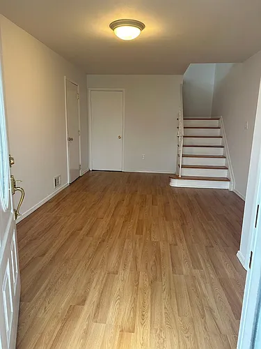 593 Armstrong Ave #2 Photo 1