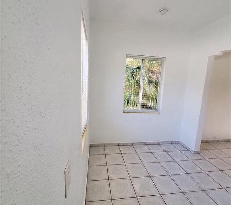 1st image of 965-975 Biarritz Dr Unit 8