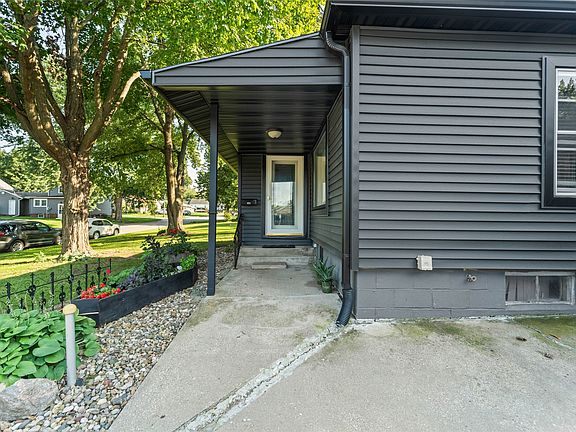 5th image of 404 N Spruce St