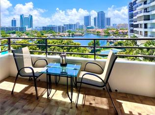 500 Three Islands Blvd APT 502, Hallandale, FL 33009