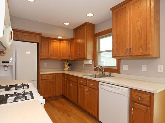 5th image of 7420 Park Ave S
