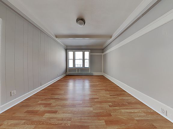 2nd image of 184 13th St #4352387