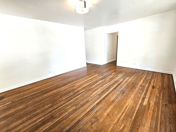 5th image of 3630 Charles St