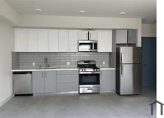 6515 Crenshaw Blvd — Photo 3