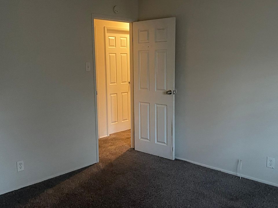 2106 Kingsford Dr, Florissant, MO 63031 Zillow