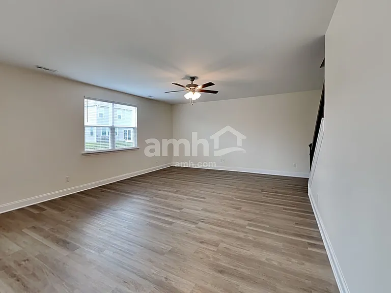 5319 Trust Dr — Photo 7