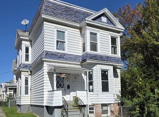526 15th St, Watervliet, NY 12189