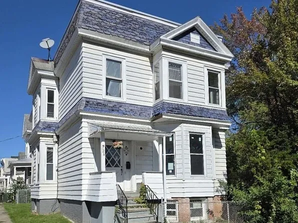 526 15th St, Watervliet, NY 12189