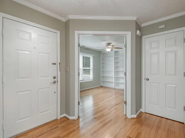 136 Timber Ridge Dr, Durham, NC 27713