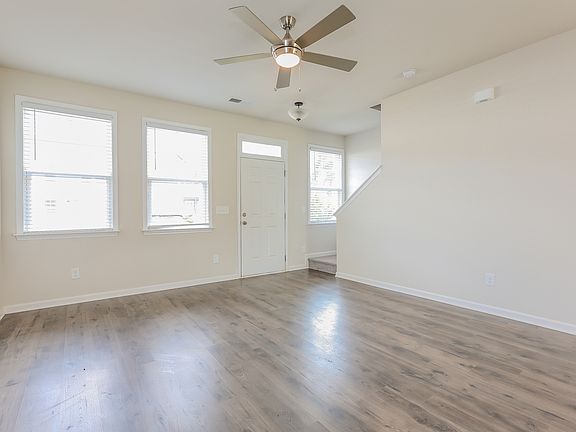 3rd image of 136 Valley Creek Dr