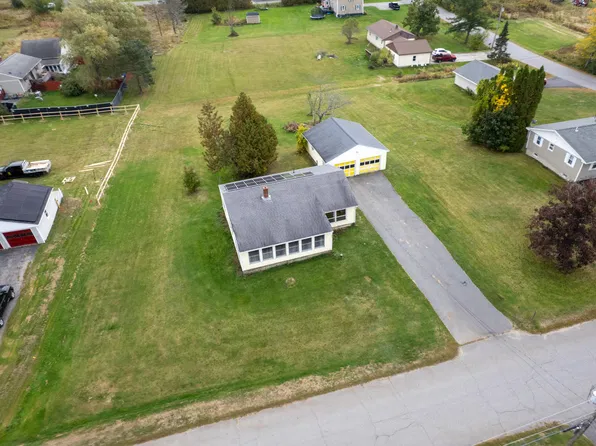 31 Page Avenue, Wiscasset, ME 04578
