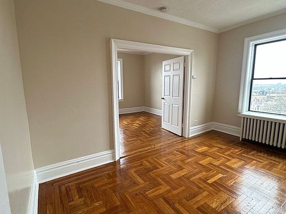 3rd image of 160 Thorne St APT 403