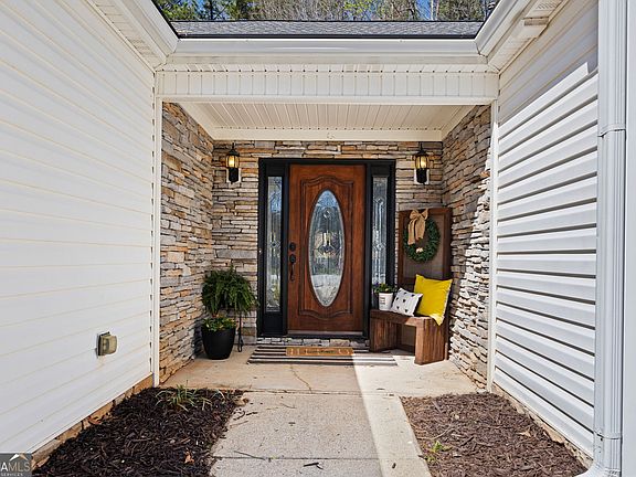 3rd image of 161 Colonial Way