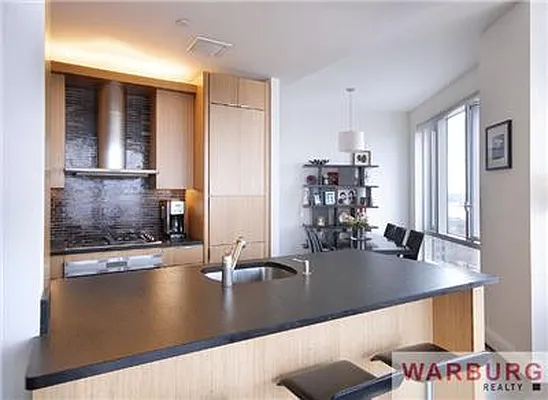 Sold by Warburg | media 10