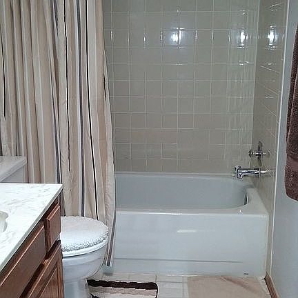 4th image of 13725 Fairhill Ave