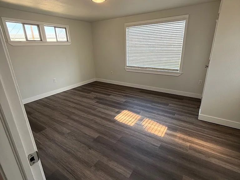 819 Pine St — Photo 13