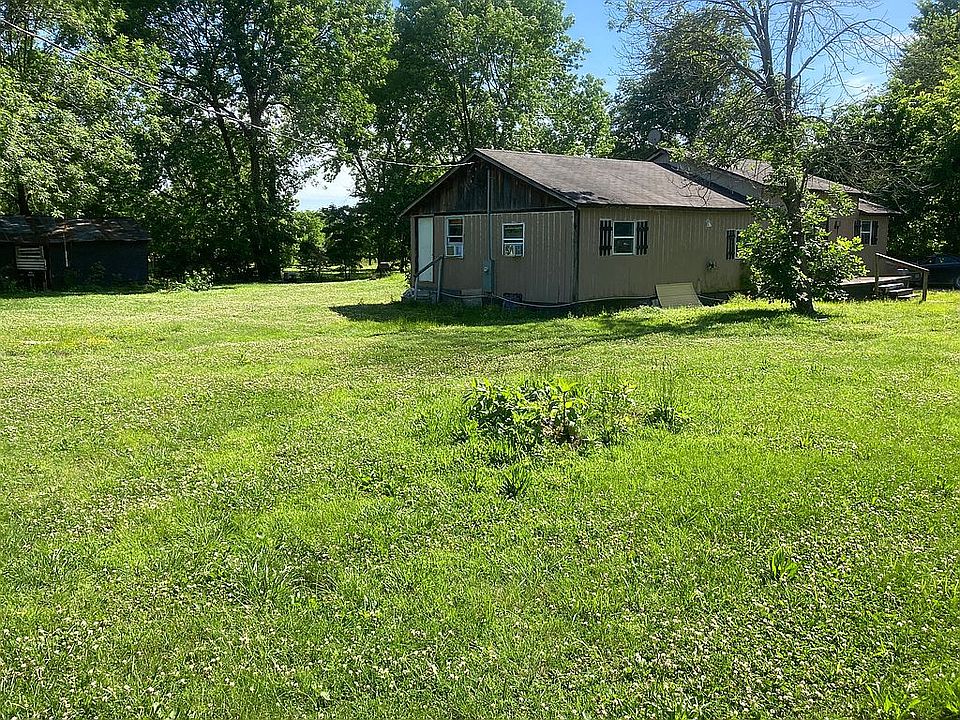 2nd image of 303 1st St