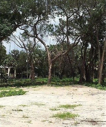 4th image of 4501 Long Lake Dr