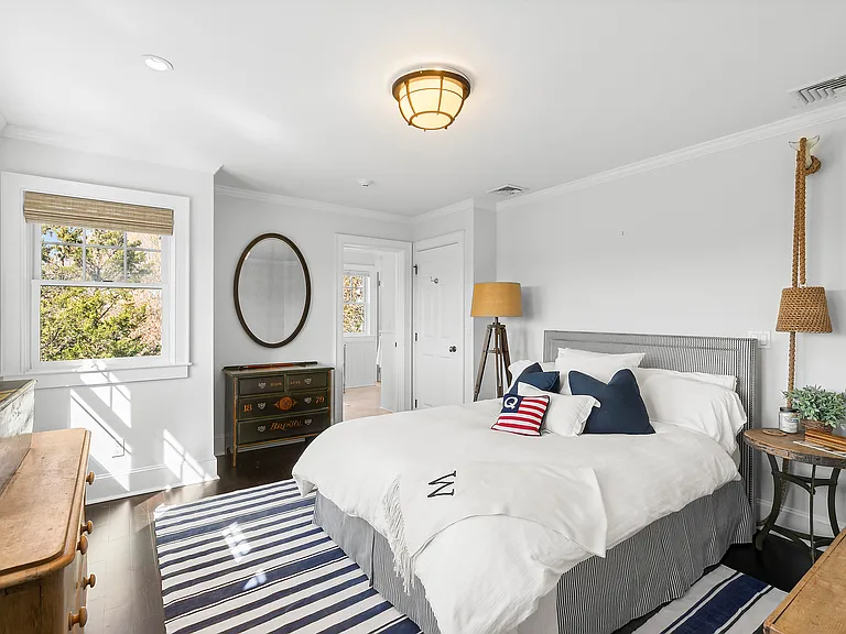 Meadow Ln — Photo 9