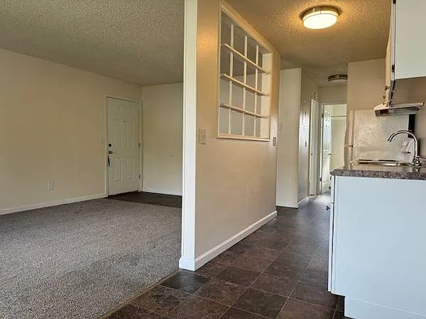 Hawthorne Villa Apartments — Photo 6