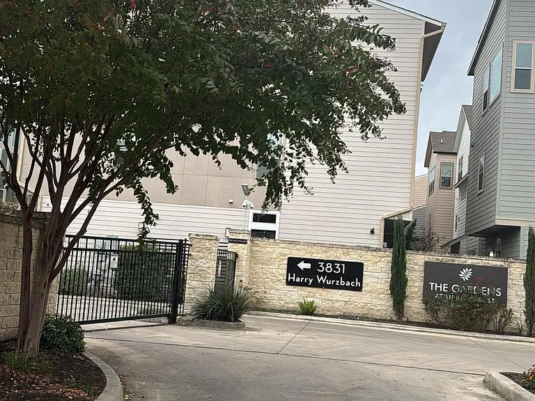 3831 Harry Wurzbach Rd #21 — Photo 1
