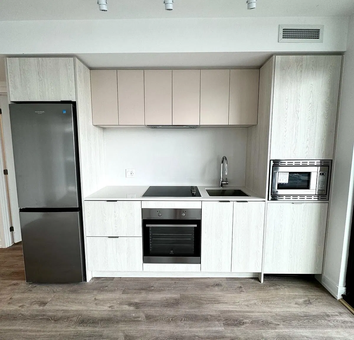 2 bed, $2,200 — Photo 2