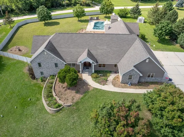 N779 Twin Knolls DRIVE, Fort Atkinson, WI 53538