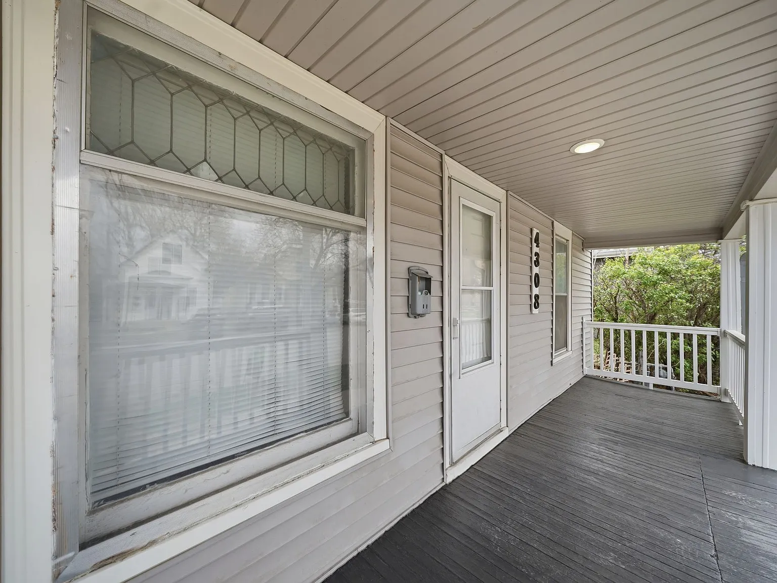 3 bed, 912 sqft, $1,499 — Photo 3