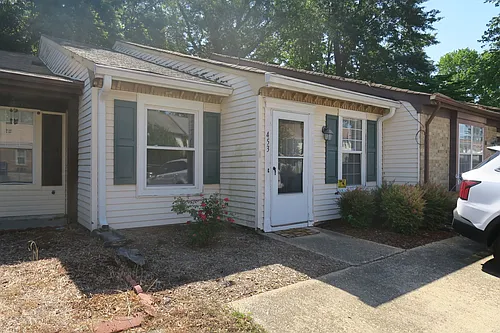453 Peregrine St Photo 1