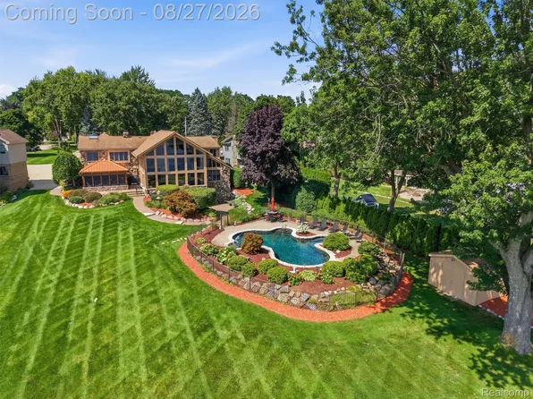3549 Mann Rd, Clarkston, MI 48346