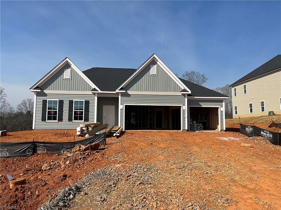 1st image of 437 Brooke Hill Dr