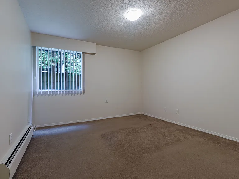 549 Dansey Ave — Photo 56