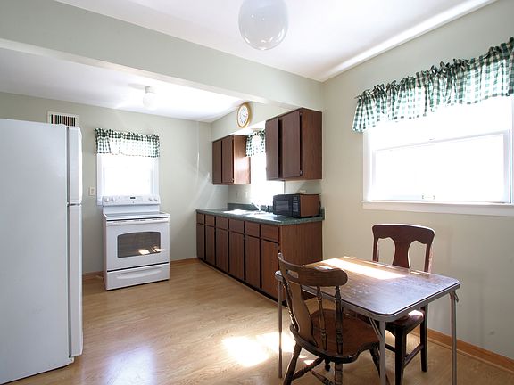 4th image of 222 E Warnimont Ave