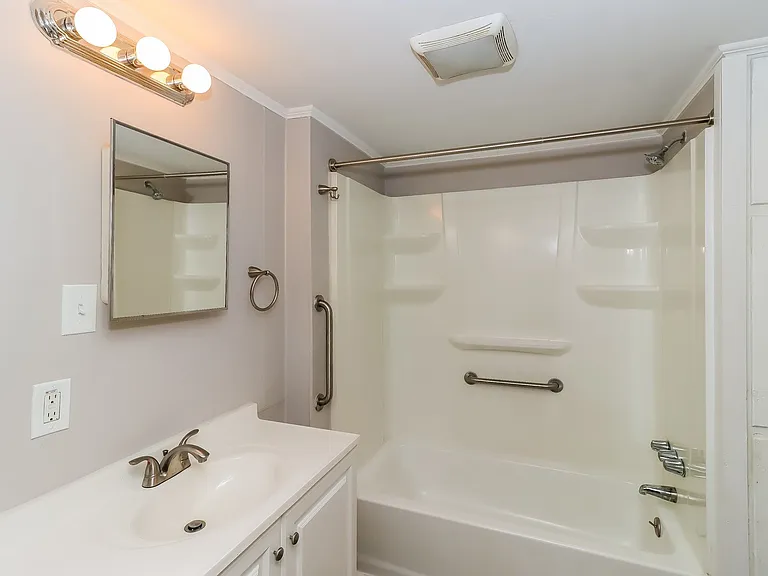 18903_027_bathroom_13493673.jpg