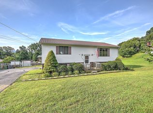 227 Oak St, Mt Carmel, TN 37645