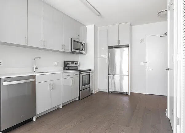 162 8th St #828 — Photo 3