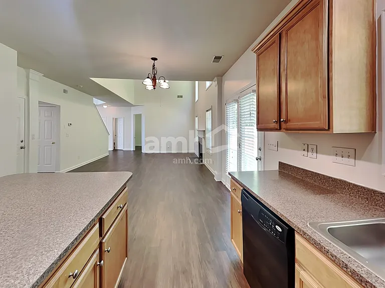 9839 Jeanette Cir — Photo 5